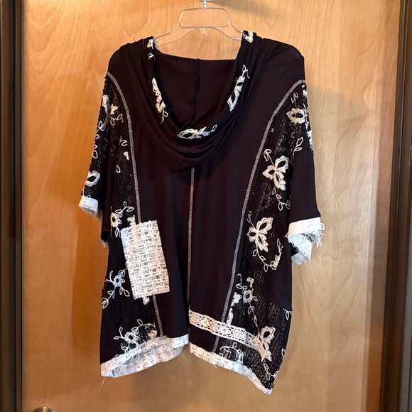 POL Black Textured Knit Top; Size L; New - Picture 5 of 8